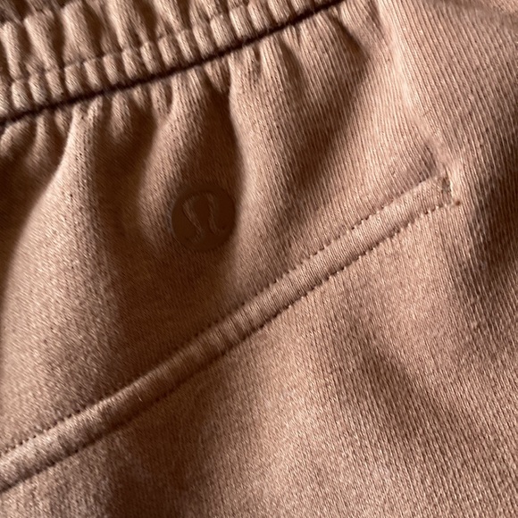 Lululemon Java shorts - Picture 3 of 3